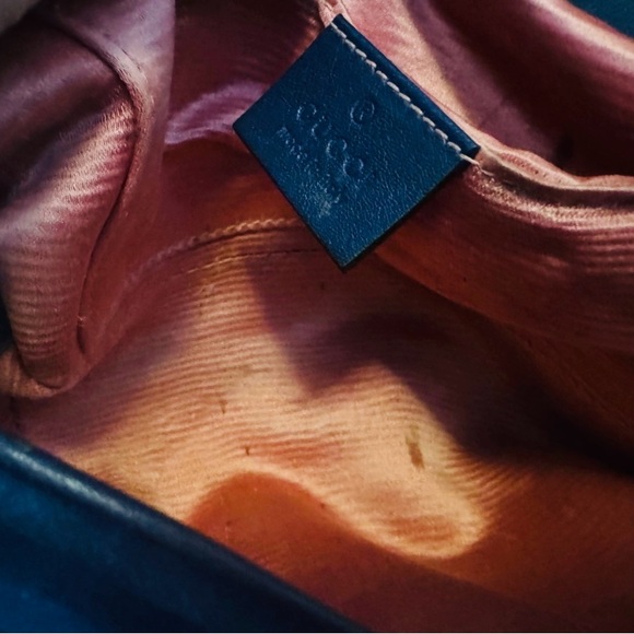 GUCCI Cobalt blue GG MARMONT MATELASSE VELVET Shoulder Bag - Picture 5 of 11